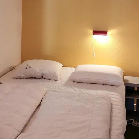 Welcoming 6 Person In *